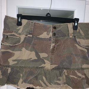 Camo mini skirt